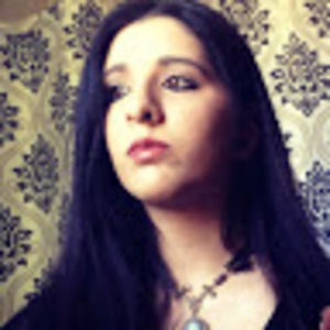 Meet your Posher, Adriana